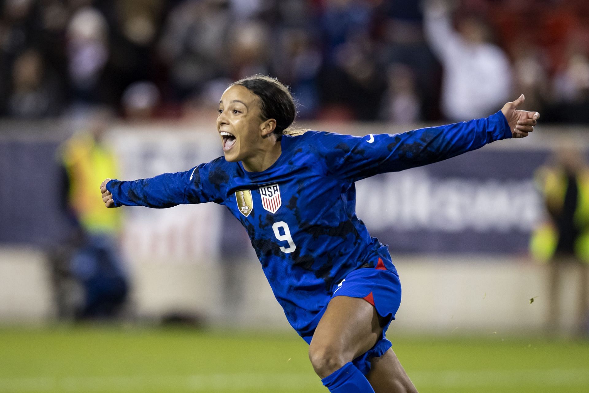 Which Soccer Team Does Dansby Swanson&#39;s Wife Mallory Pugh Play For?