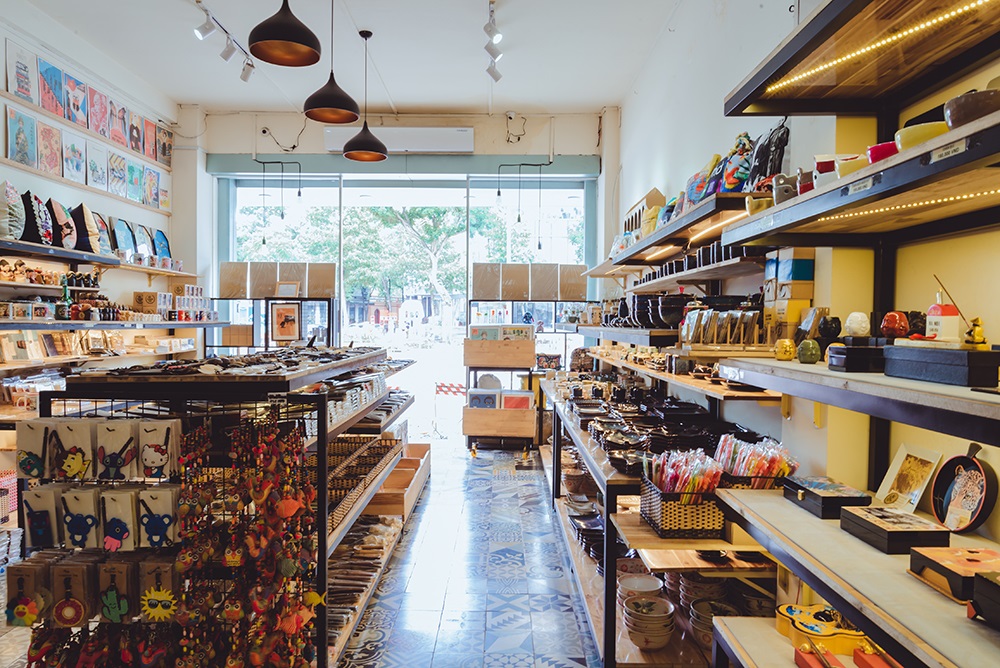 Souvenir shop in Saigon: 11 places to get UNIQUE gifts