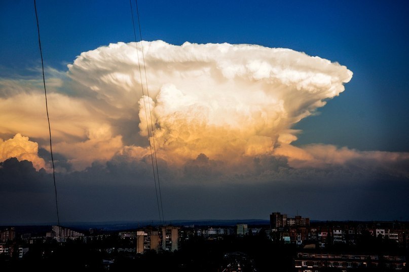 Anomalous cumulonimbus clouds in pictures - Strange Sounds