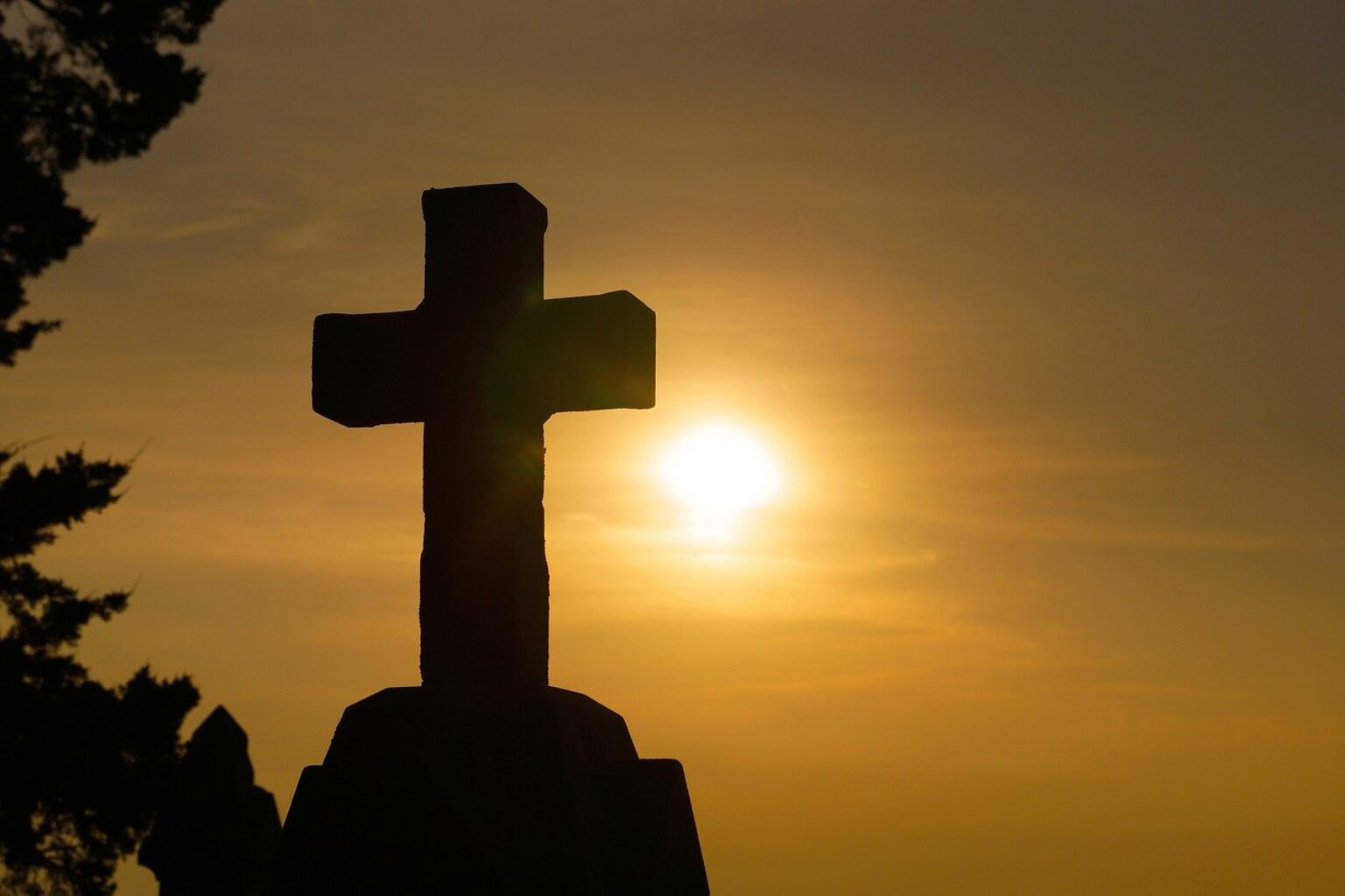 Types Of Crosses And What They Mean (Video Explanation) - Symbol Sage