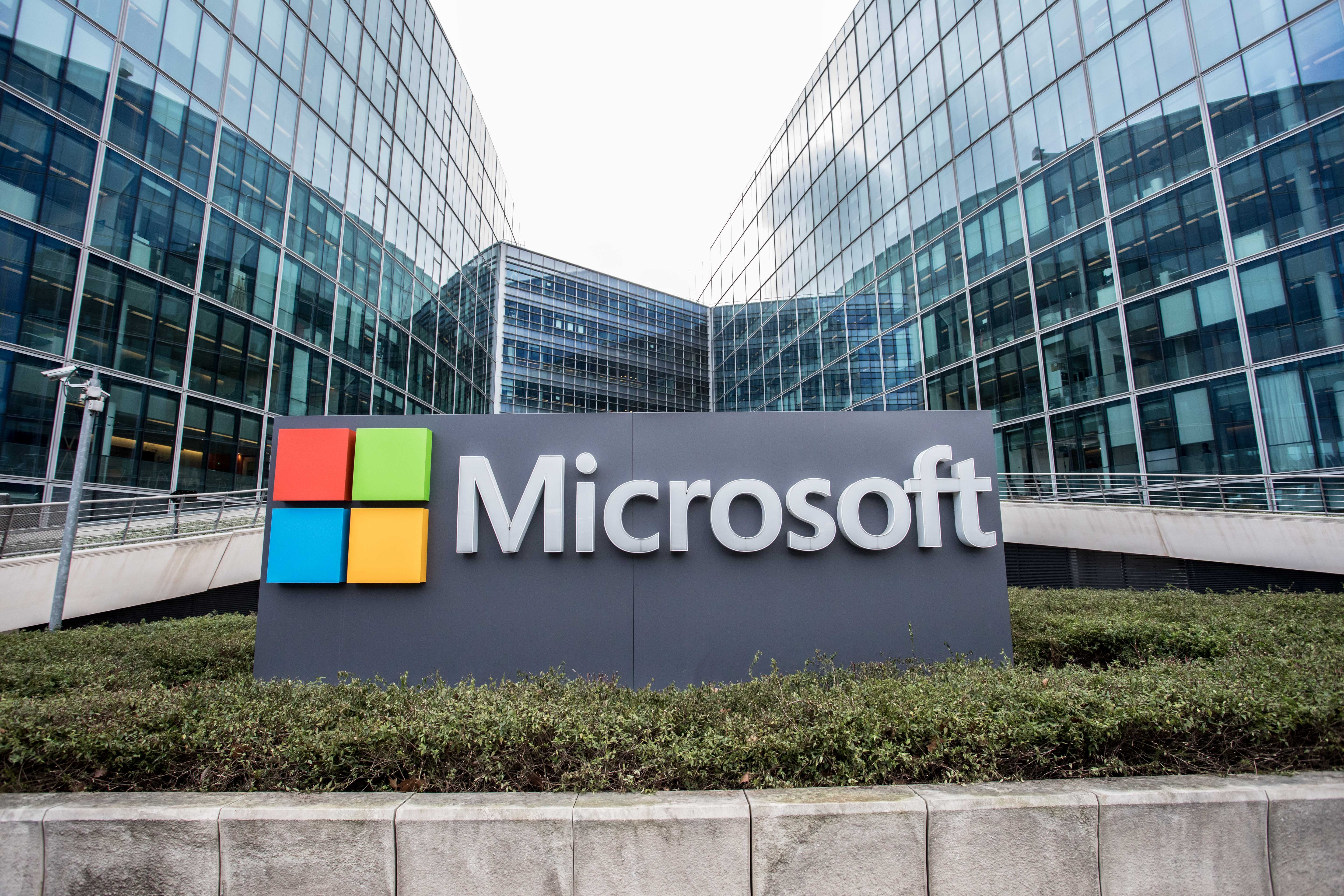 Microsoft Aims To Train And Certify 15,000 Workers On AI Skills By 2022| TechCrunch