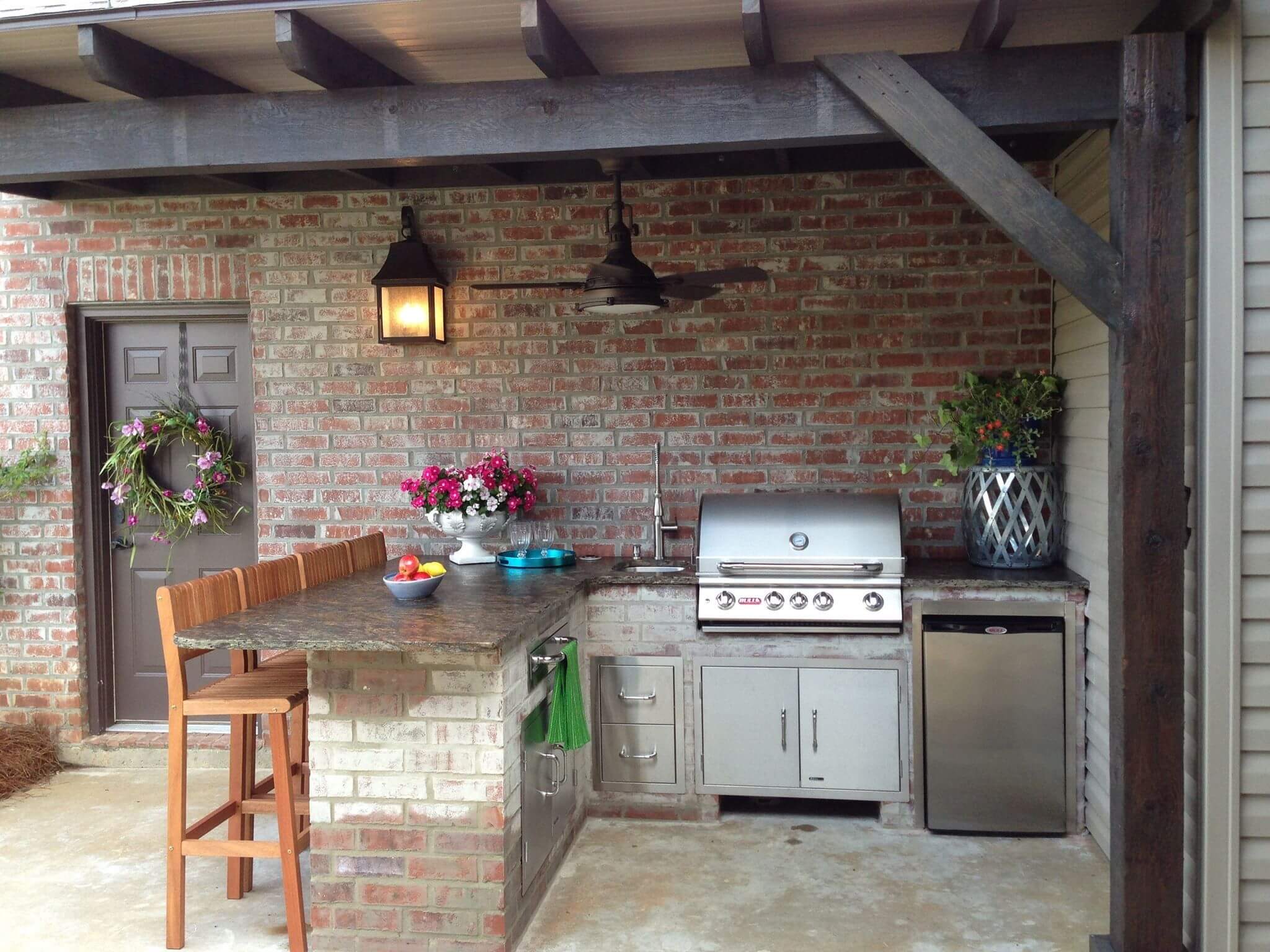 Best 13 Outdoor Kitchen Ideas For Small Spaces