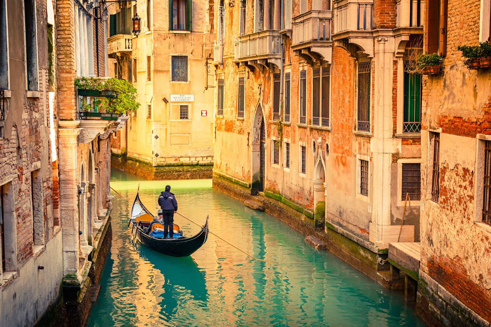 TOP 7 ATTRACTIONS IN VENICE - Think Orange
