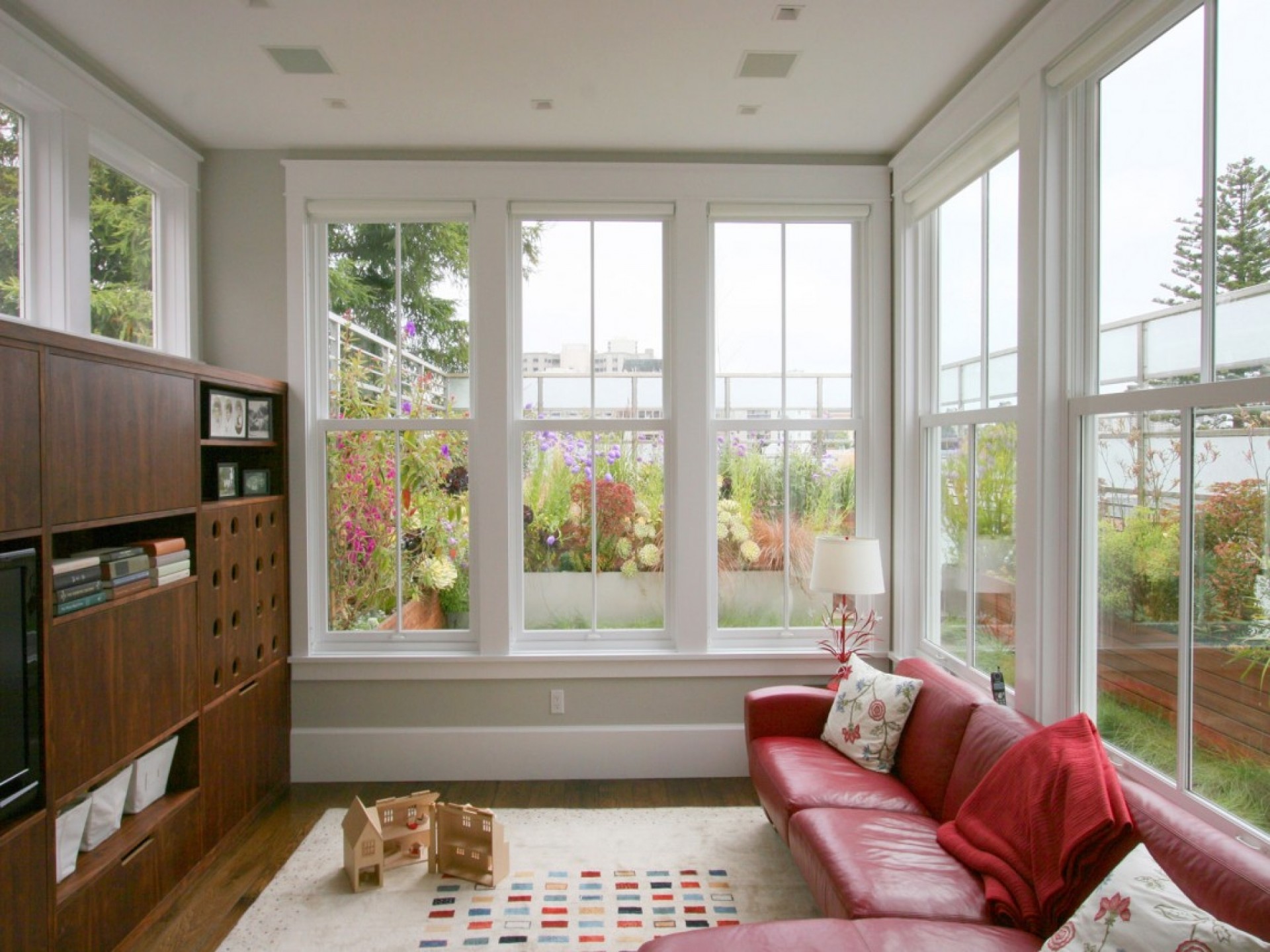 Top 10 Brilliant Ideas for Small Living Rooms - Tiny Living