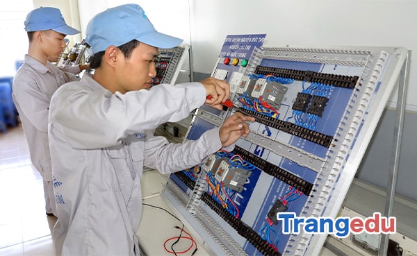 Ngành Kỹ thuật Điều khiển và Tự động hóa (Mã XT: 7520216)