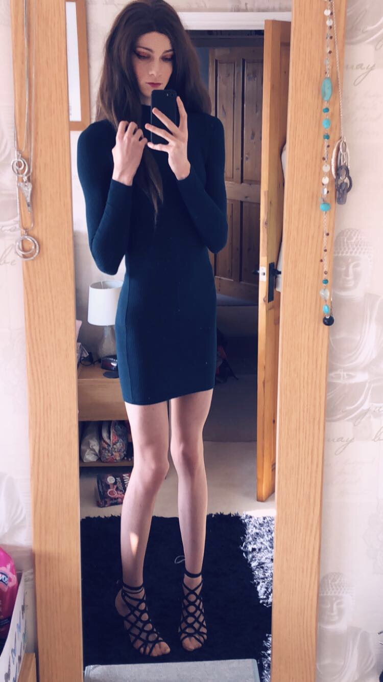 Slim Rachel White In Black Dress| Tran Selfies
