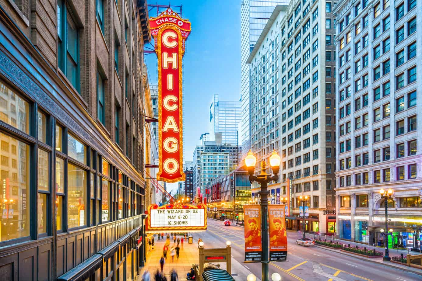 18 Romantic Things To Do In Chicago For Couples| Two Drifters