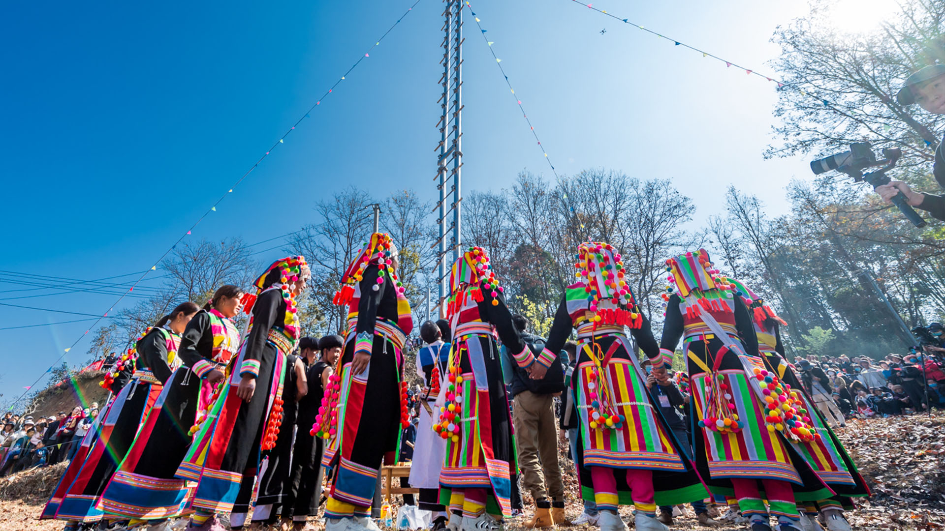 SW China&#39;s Lisu people celebrate New Year with stunning traditions - CGTN