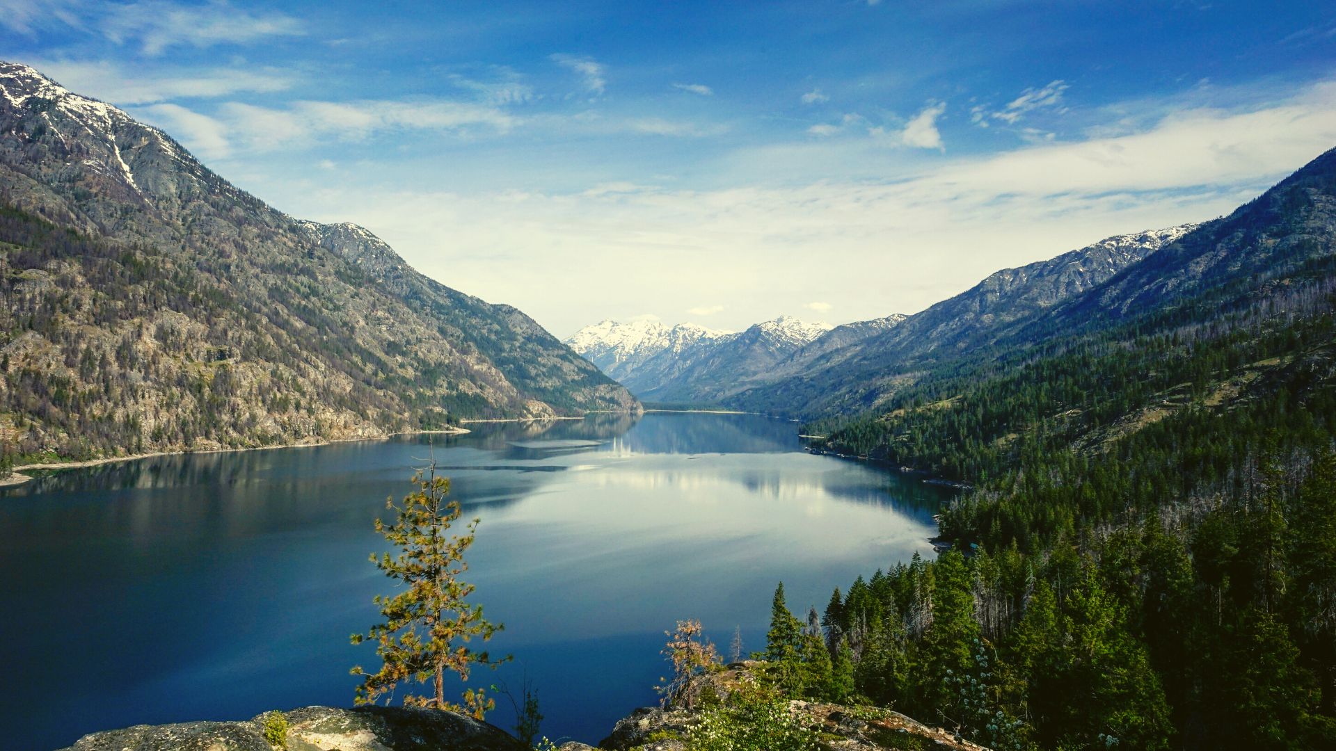 The Ultimate Guide To Lake Chelan - Wildland Trekking