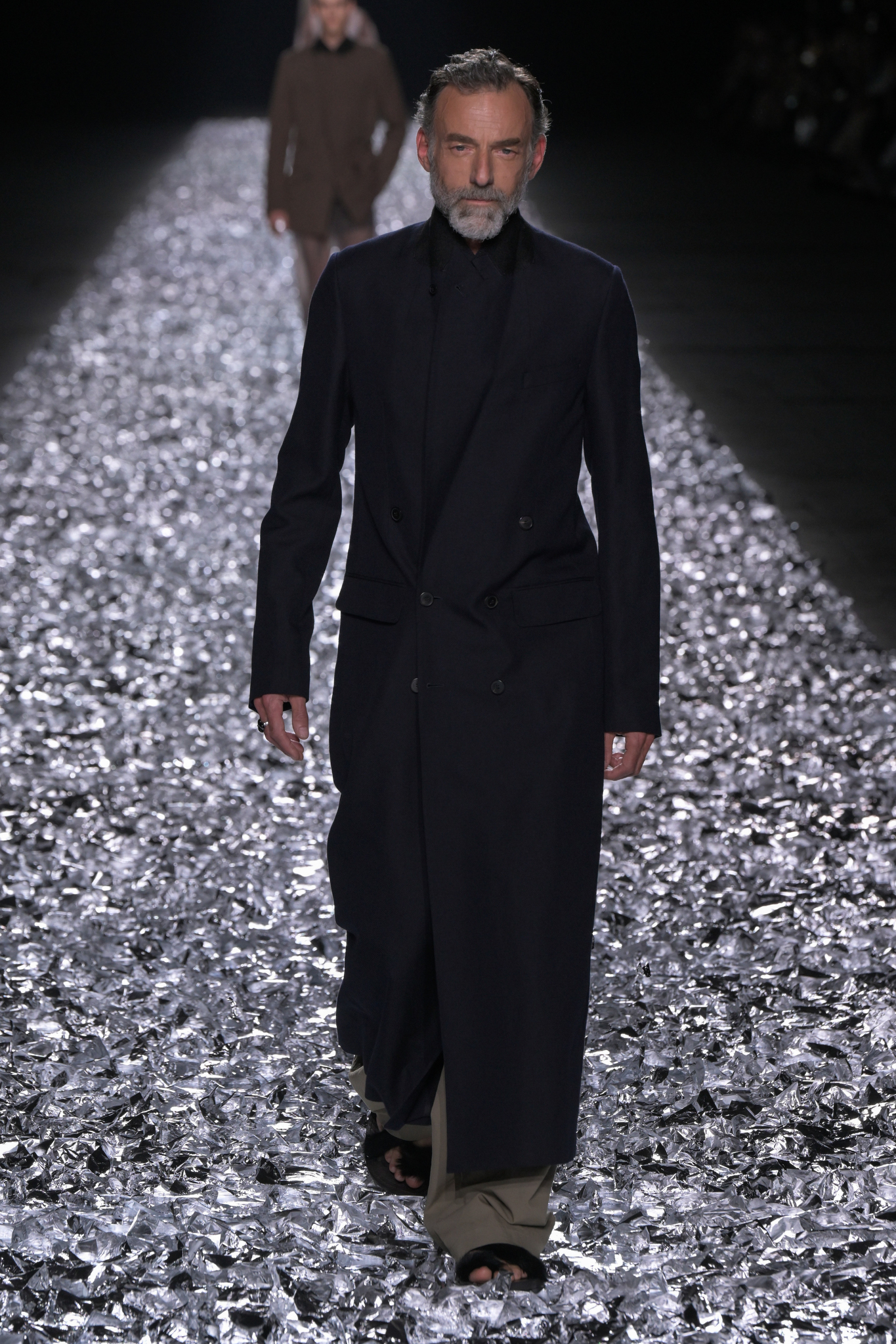 Dries Van Noten Spring 2025 Men&#39;s Runway, Fashion Show & Collection Review [PHOTOS]