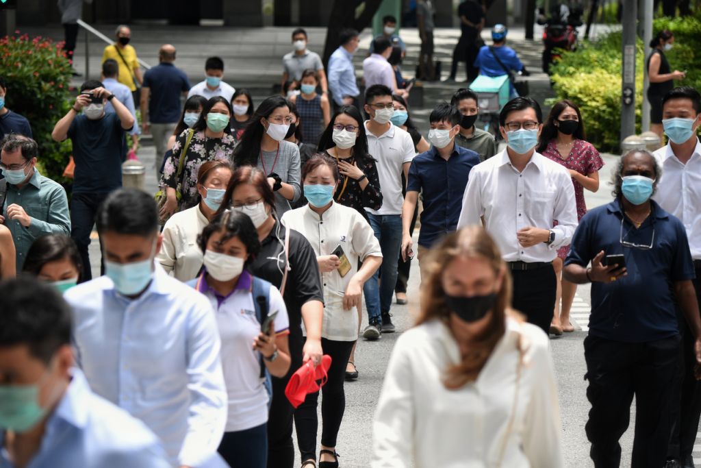 Only 14% Of Singaporeans Feel Negatively Against Foreigners, Survey Finds, Singapore News - AsiaOne