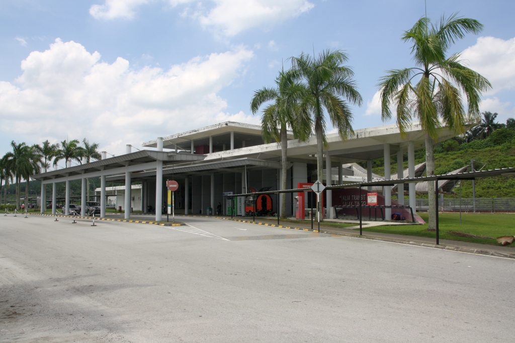 Stesen Salak Tinggi Fotos - Bahnbilder.de