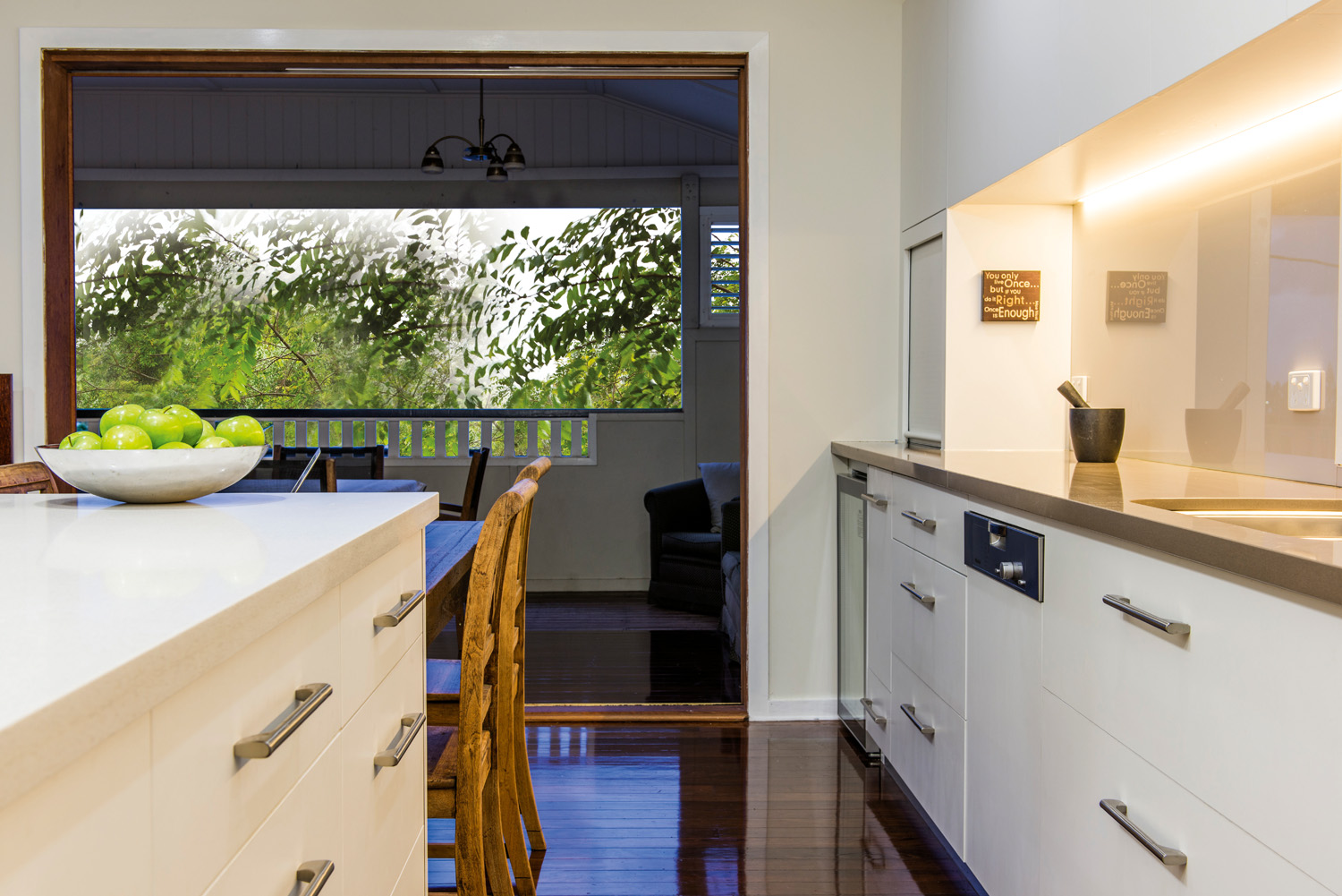 Spacious Kitchen Design - Completehome