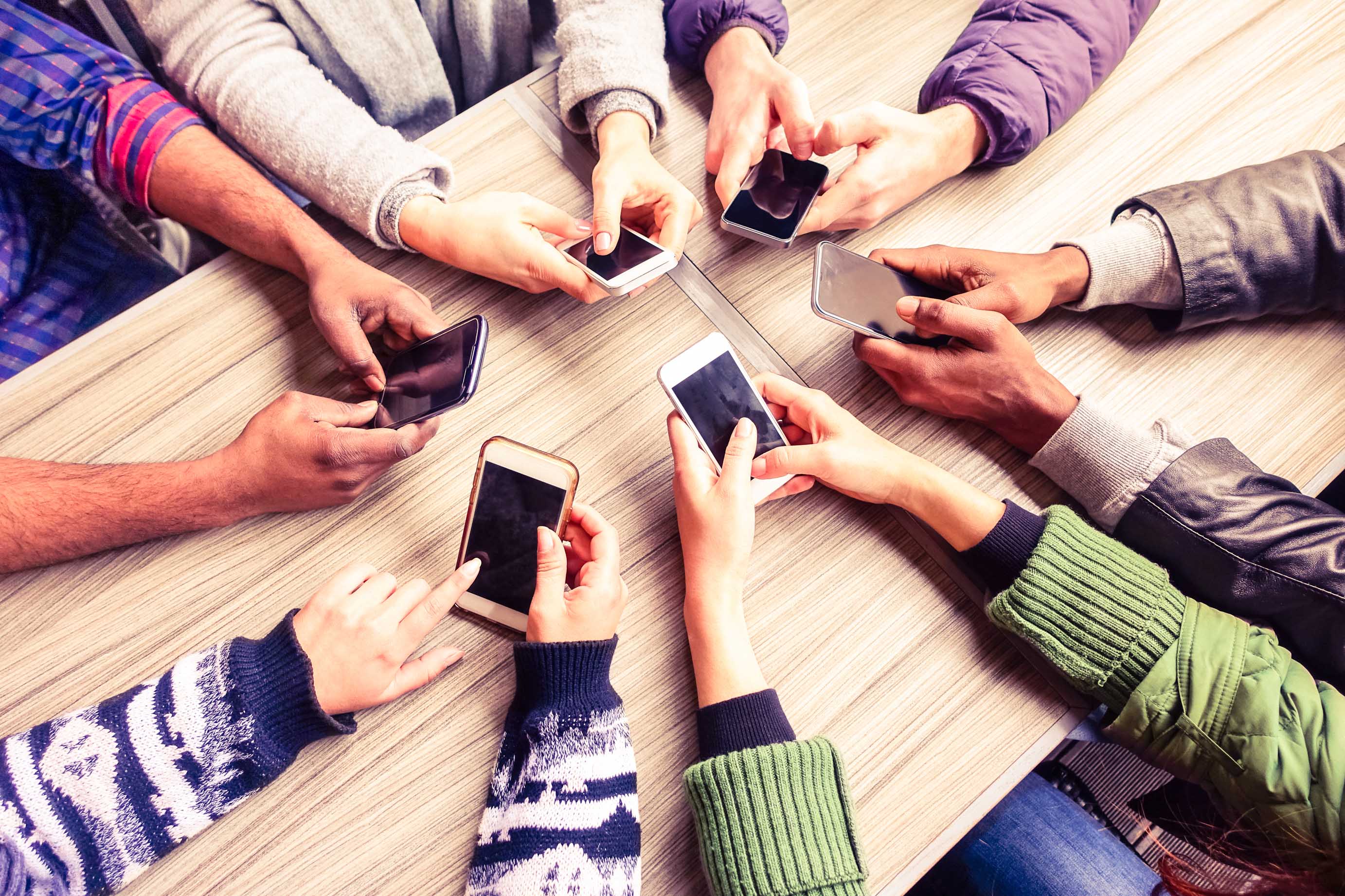 Global smartphone sales continue to decline: Gartner