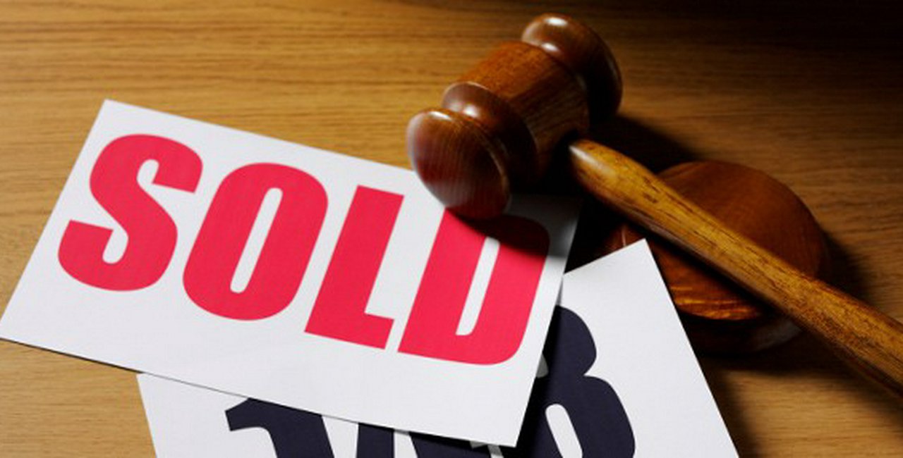 Auctions And Auction Houses - Prague, Czech Republic
