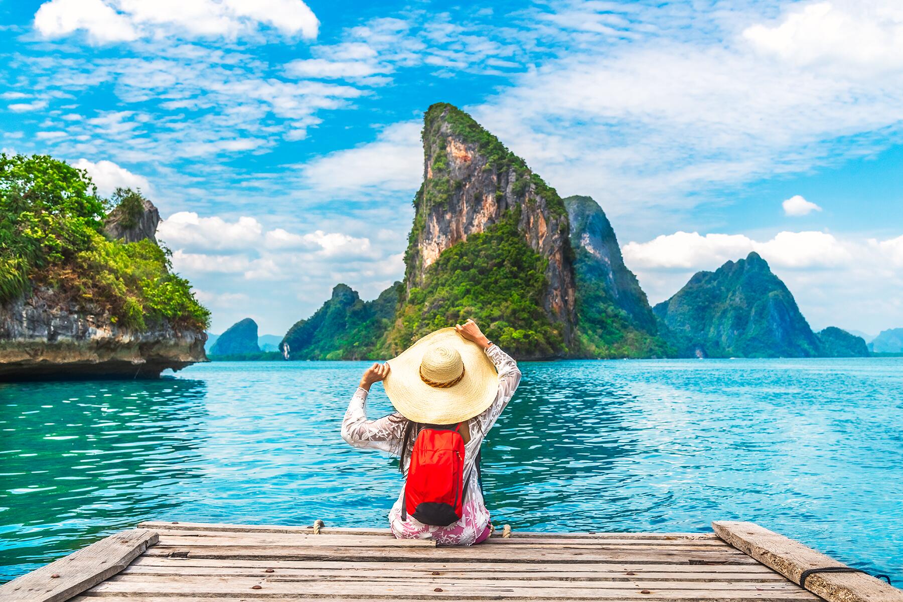 15 Ways to Travel for Less With or Without a Credit Card