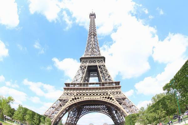Menara Eiffel Paris, Tempat Paling Romantis Di Dunia?