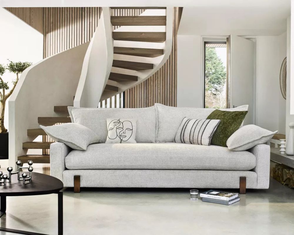 Awkward Living Room Layout Ideas To Make The Most Of Your Space - Homilo