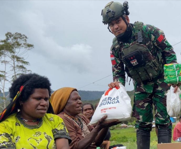 Indahnya Berbagi Satgas Organik Yonif RK 113/JS - Liputan 45