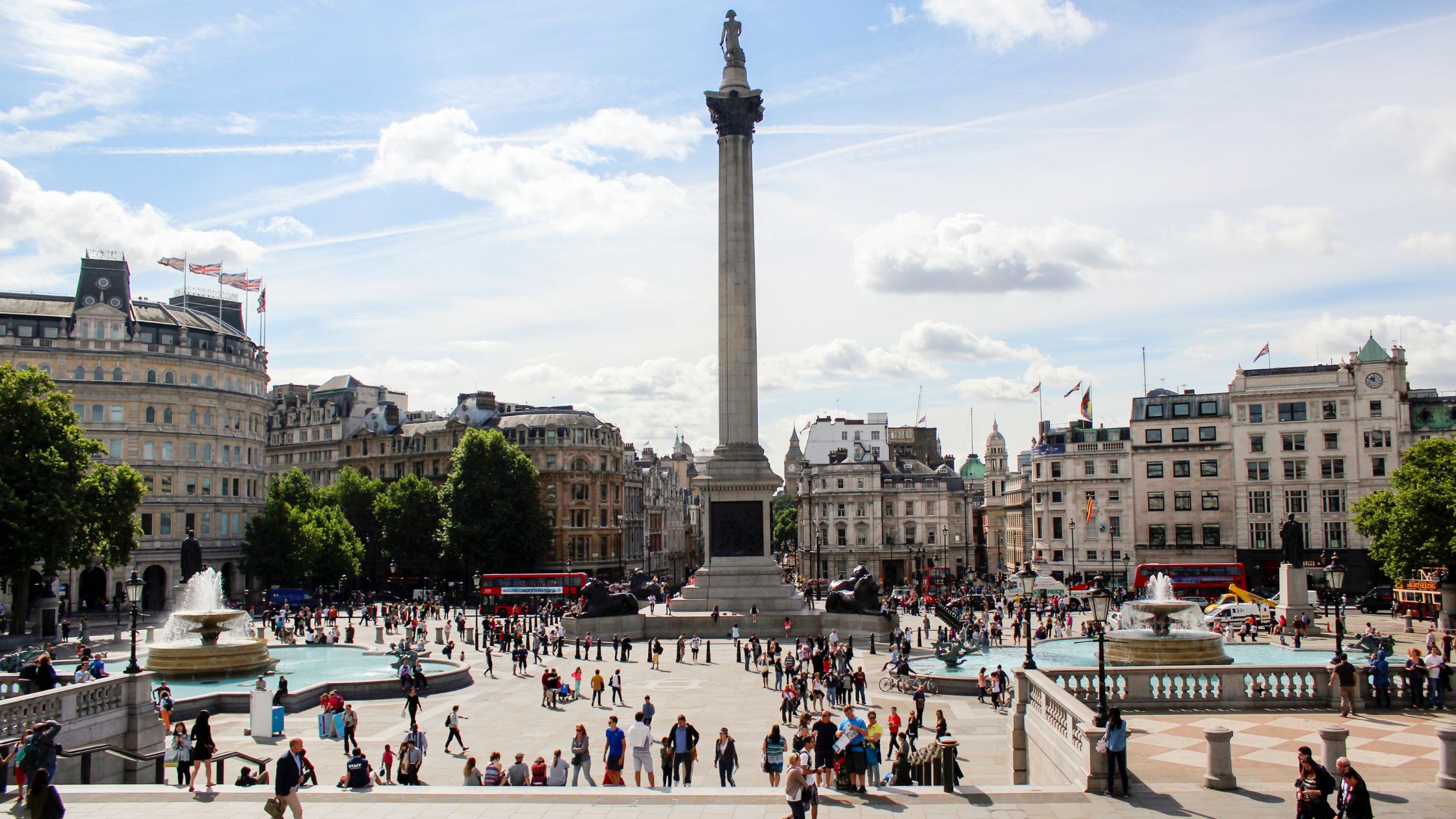 11 Famous Squares In London You Need To Visit - Unmissable Historic Squares - London Kensington...
