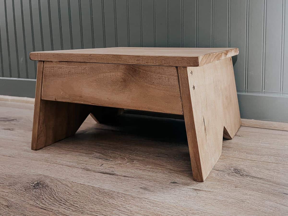 One-Hour DIY Wooden Step Stool – Love & Renovations