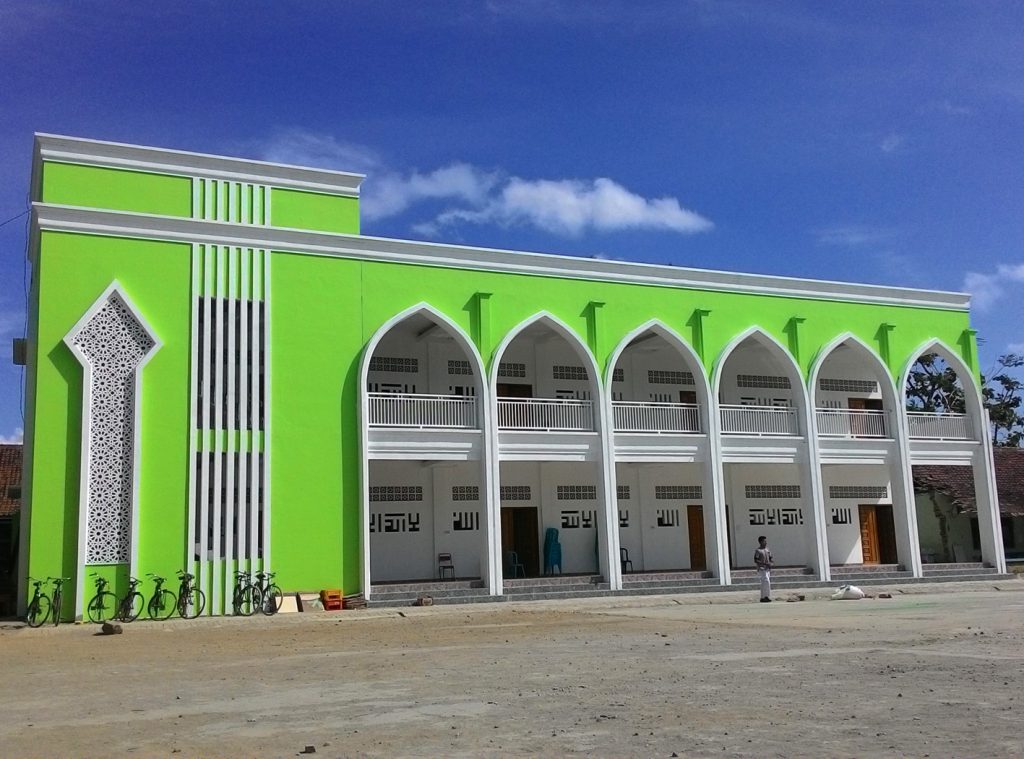Gedung Pesantren - Perumperindo.co.id