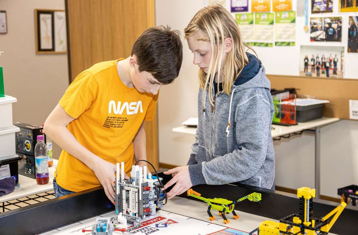 Roboter Sind Auch Nur Menschen : Eberner Gymnasiasten In Der Lego League Ganz Vorne - Coburg ...