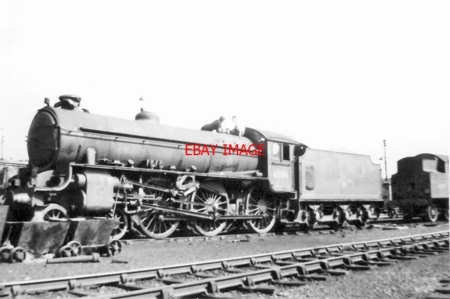 PHOTO CARNFORTH Mpd 6.7.68 Lner Thompson B1 61306 Stands In The Shed Yard With £2.90 - PicClick UK