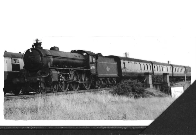 BR - EX Lner - B1 Class 4-6-0 61209 @ Anrold Rd - Vintage Image - # L7061 £1.50 - PicClick UK