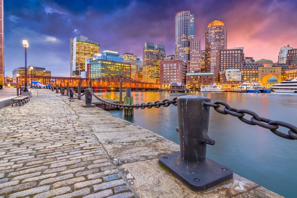 Essential Travel Guide To Boston, Massachusetts [Infographic] - Savored Journeys