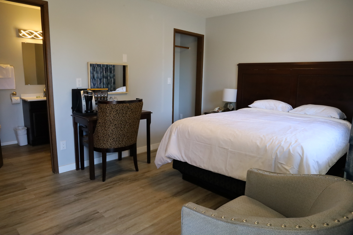 Parksville Deluxe Hotel Motel Rooms - Standard 1, 2, 3 Bedrooms