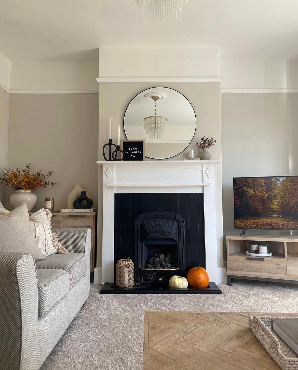 15 Beige and Black Living Room Ideas For An Elegant Contrast - Sleek-chic Interiors