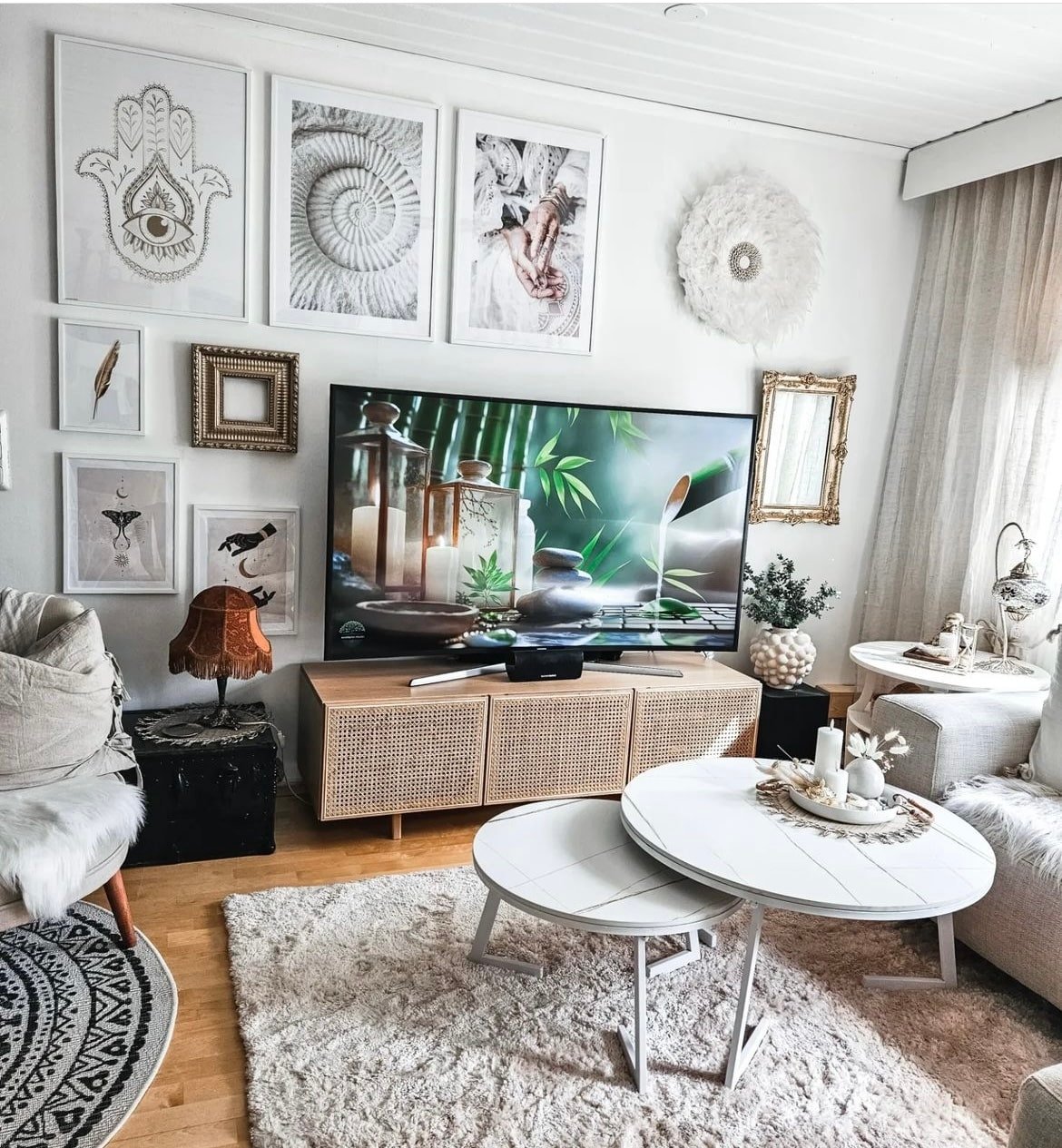15 Boho Chic Living Room Ideas For A Stylish, Relaxed Space - Sleek-chic Interiors