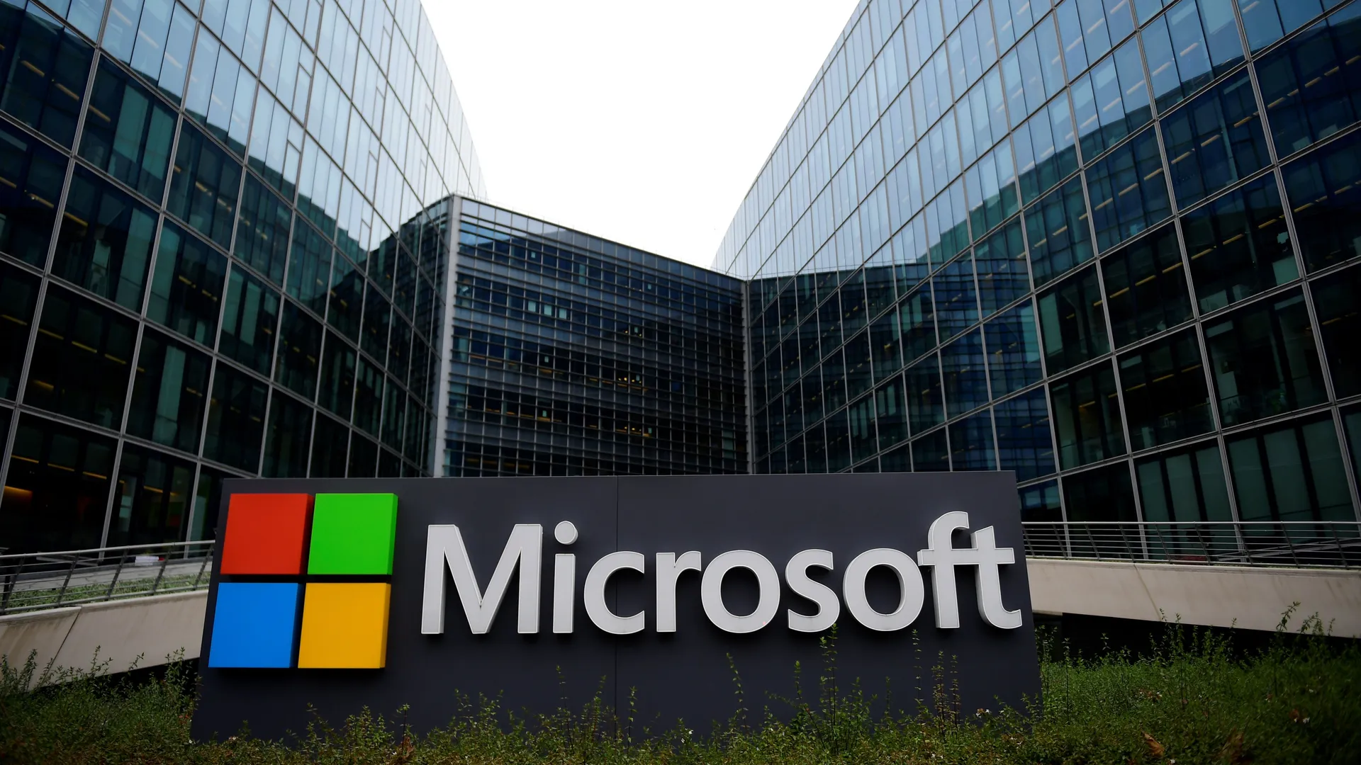 Microsoft Reports Expanded Email Access By Russian Hackers - Soramidjourney.com
