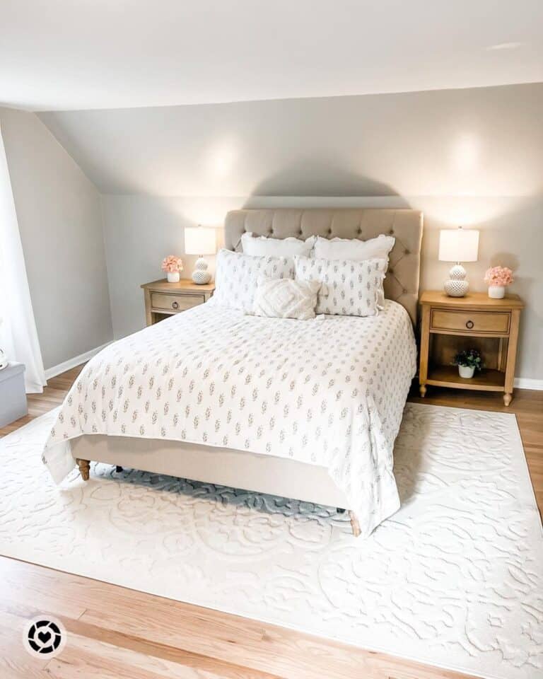 Bedroom With Vaulted Ceiling - Soul & Lane