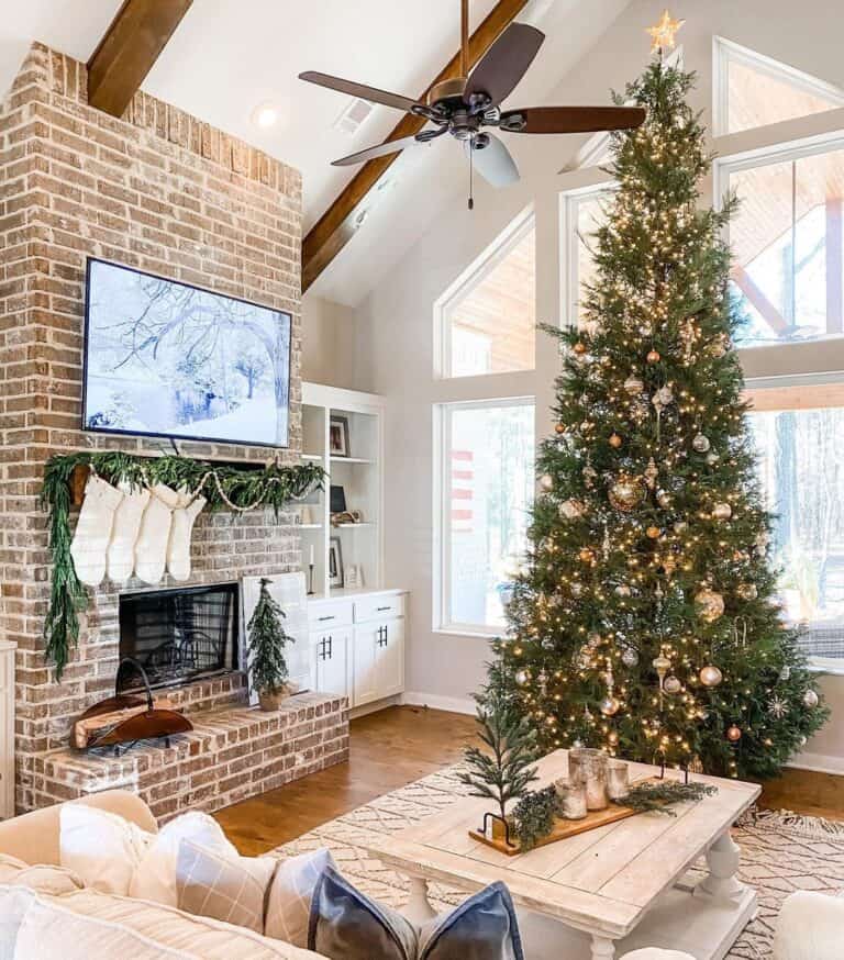 19 Amazing Rooms With Fireplace With Vaulted Ceiling Features
