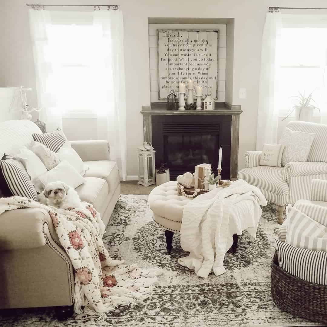 Accent Chair Ideas for Vintage-style Living Room - Soul & Lane
