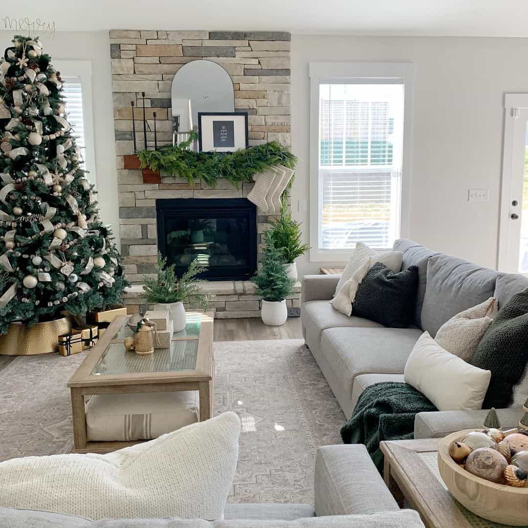 Neutral Farmhouse Living Room Décor Ideas - Soul & Lane