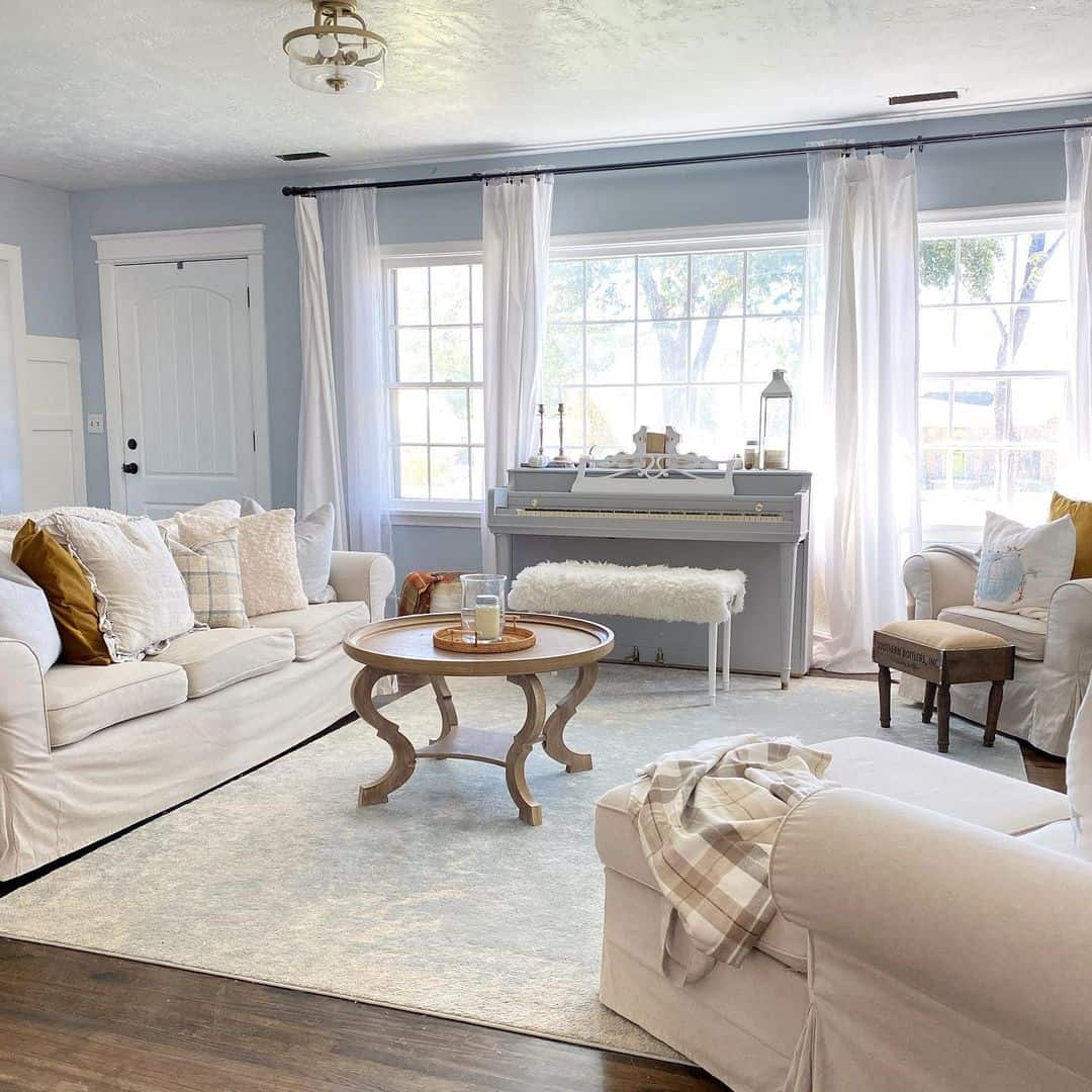 15 Blue and White Living Rooms To Transform Your Home