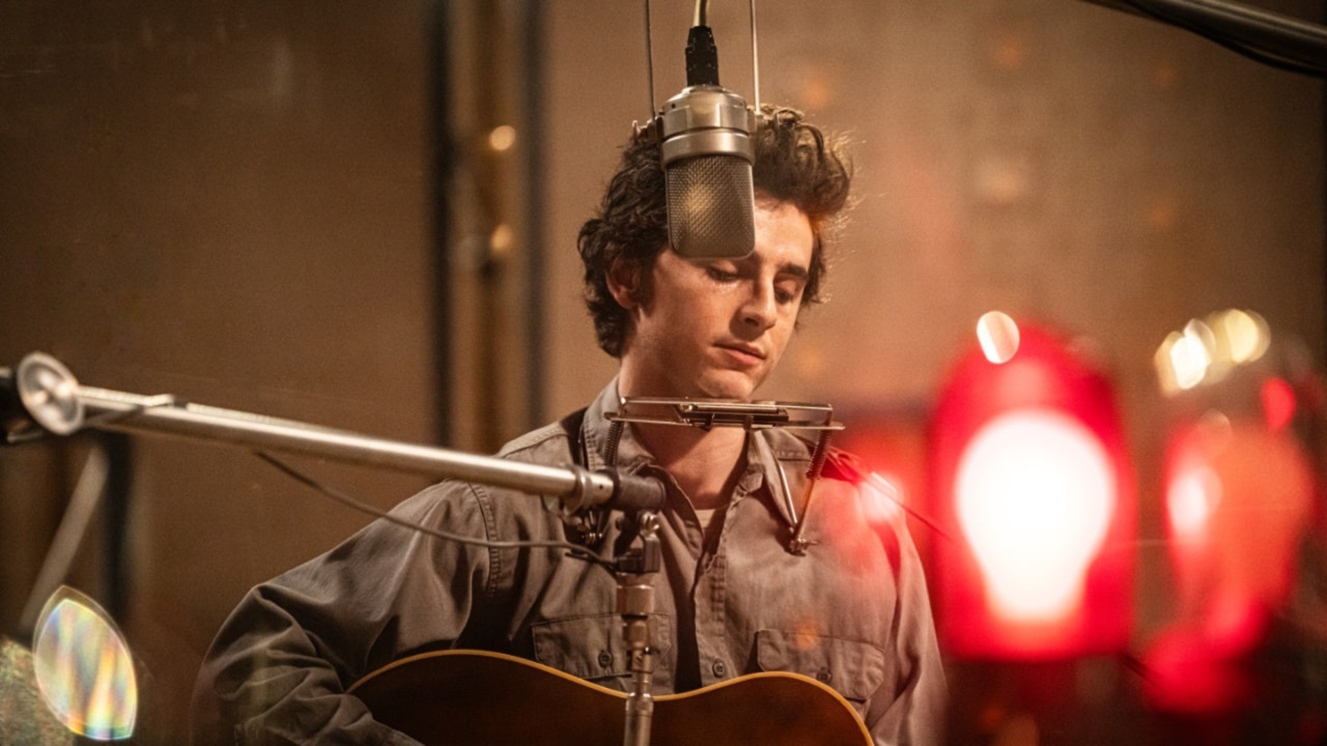 A Complete Unknown Reviews: What Critics Are Saying About Biopic