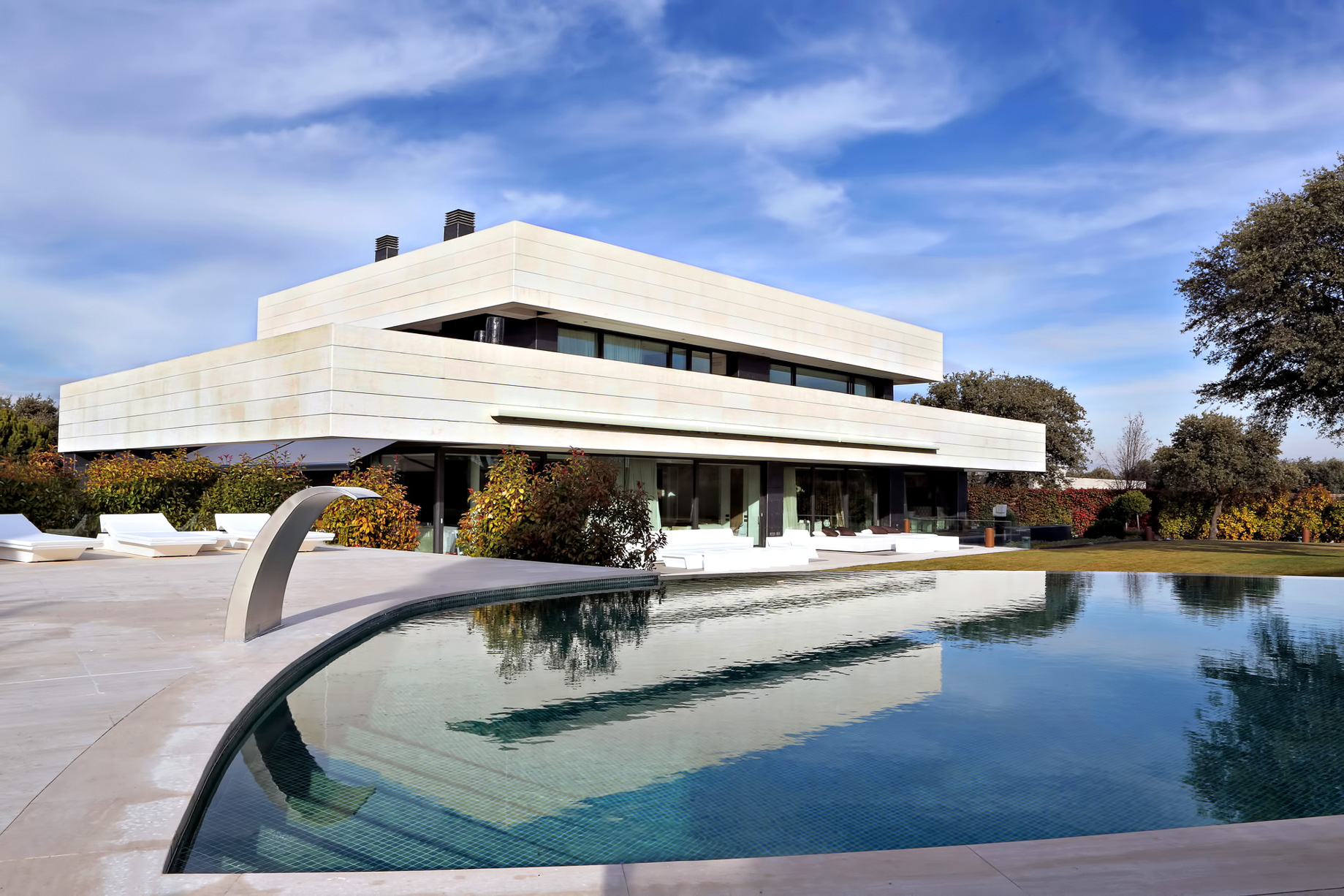 LV House Luxury Residence – Madrid, Spain 🇪🇸 – The Pinnacle List