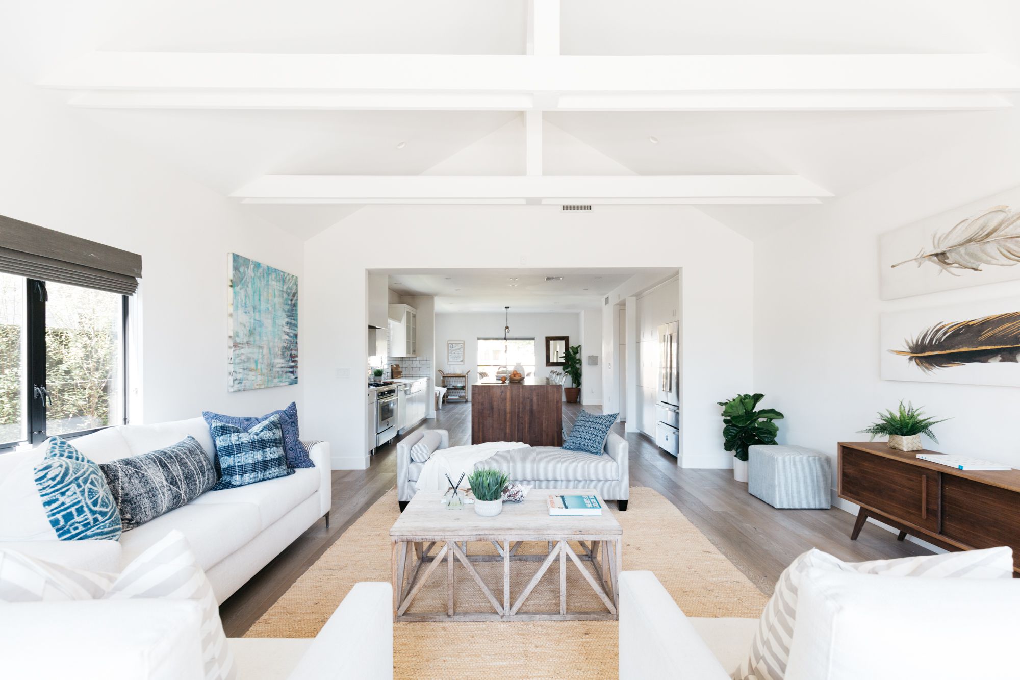 6 Tips For Decorating Rooms With High Ceilings