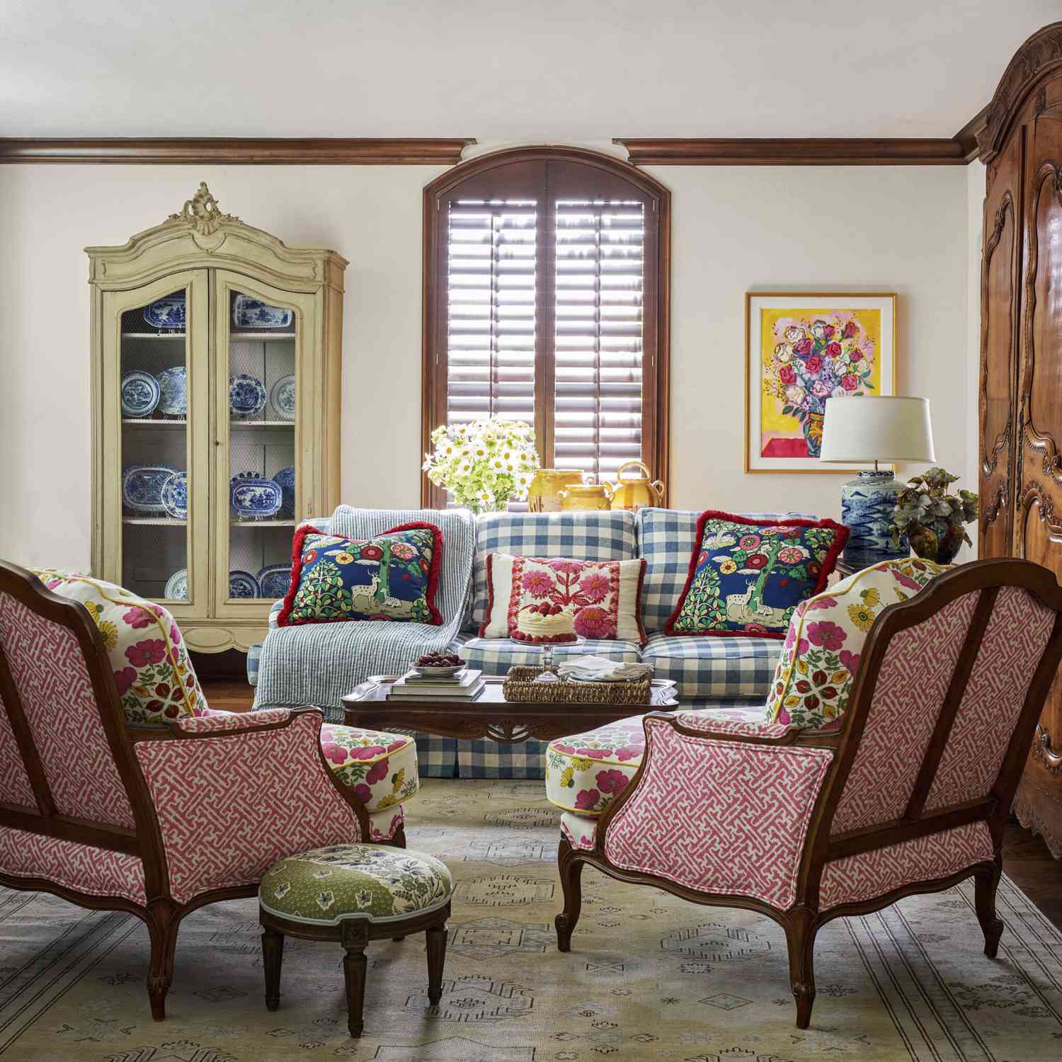 Vintage Living Room | Cabinets Matttroy