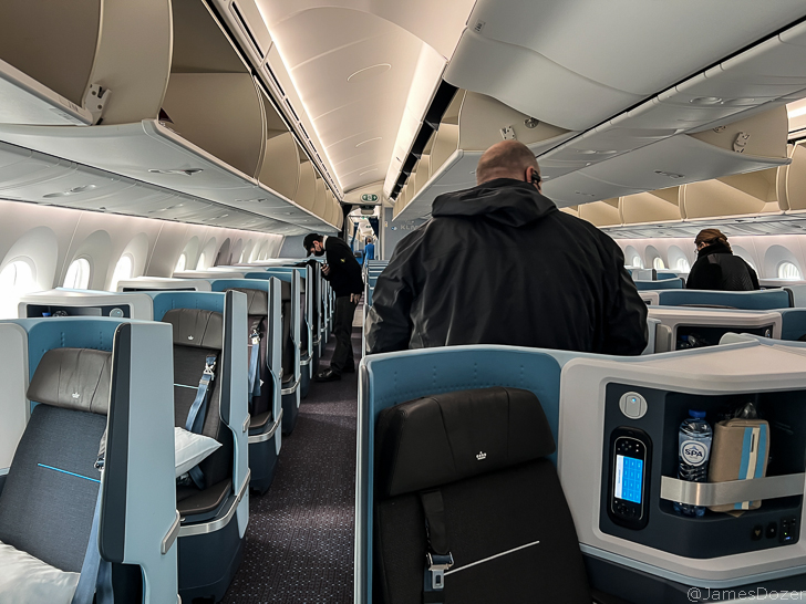 Review: KLM Boeing 787-10 Business Class, Amsterdam to Los Angeles - Travel Codex