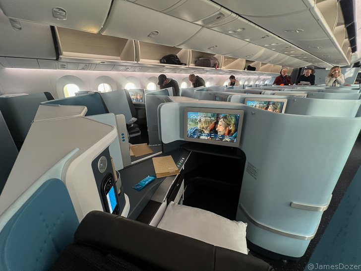 Review: KLM Boeing 787-10 Business Class, Amsterdam to Los Angeles - Travel Codex