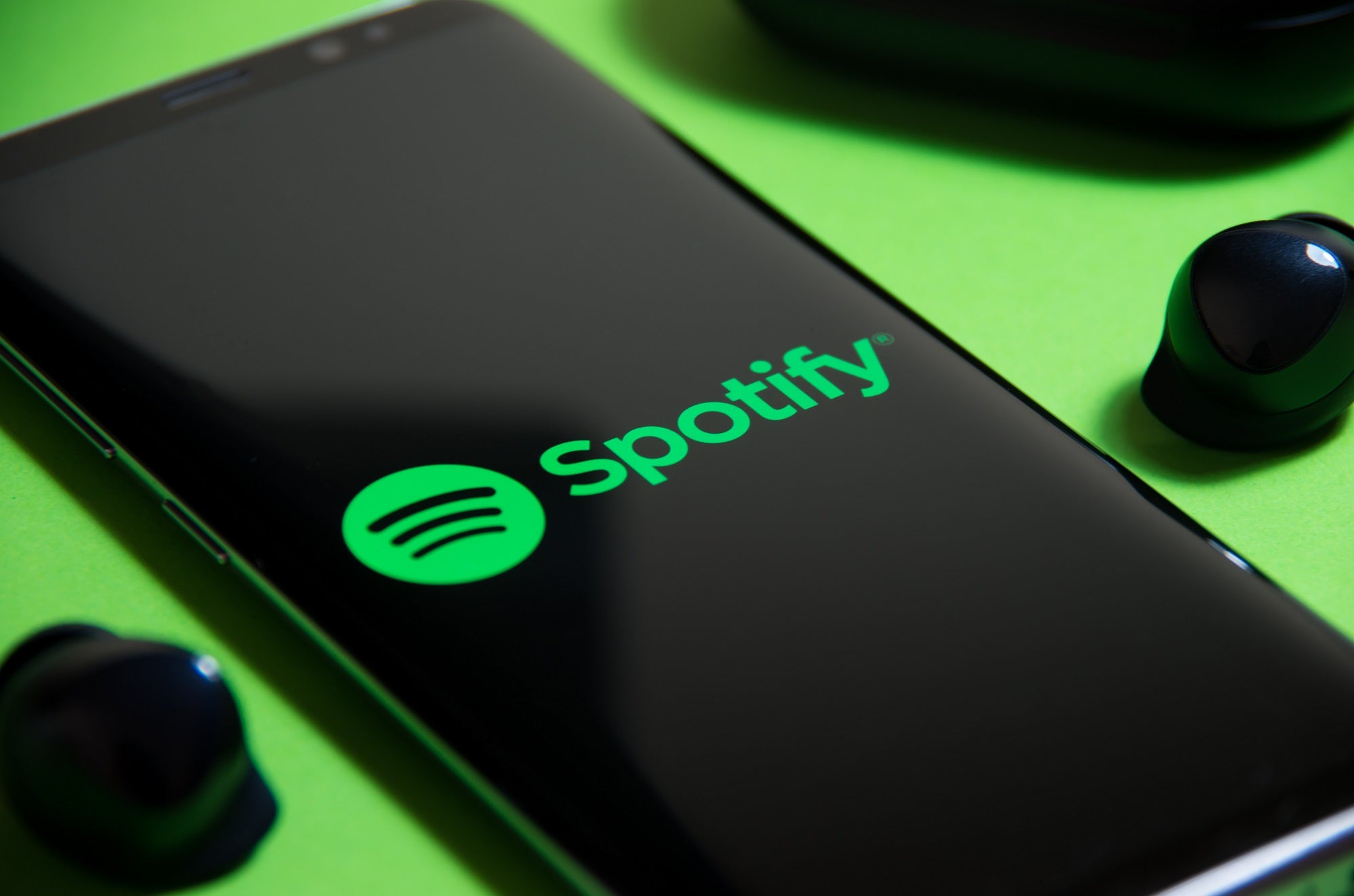 Spotify Considers Adding Full-Length Music Videos To App